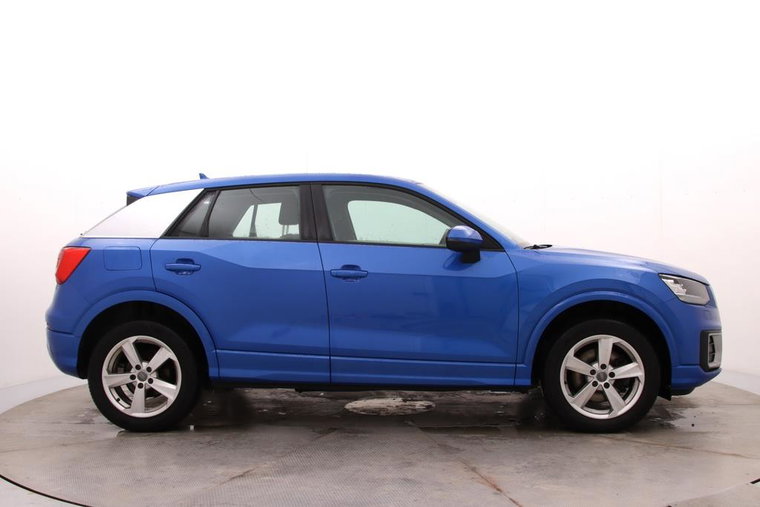 Vehicle Image 9