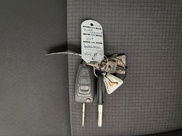 Vehicle Image 8