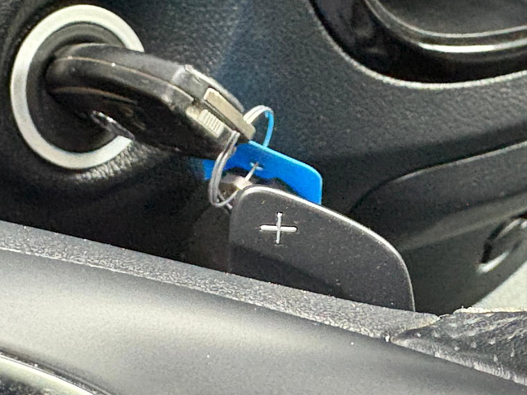 Vehicle Image 25