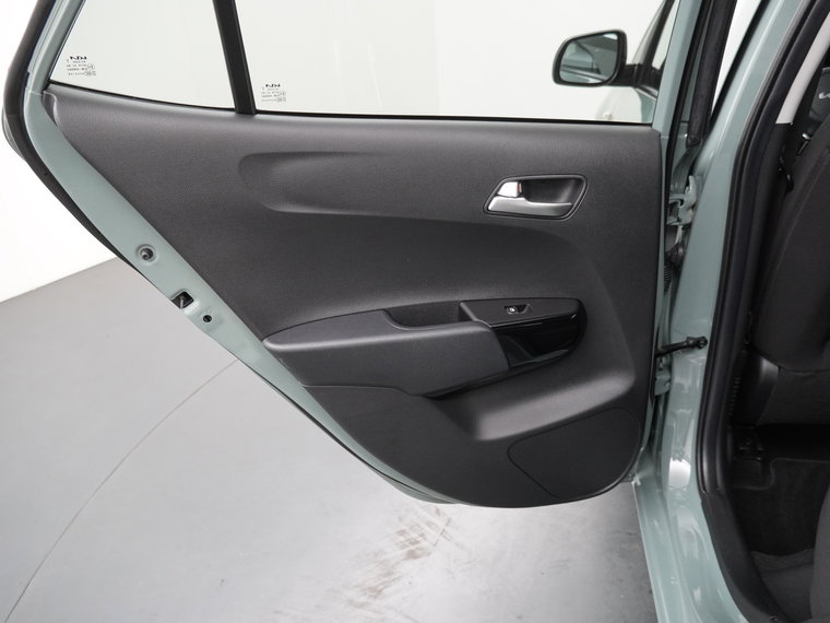Vehicle Image 37