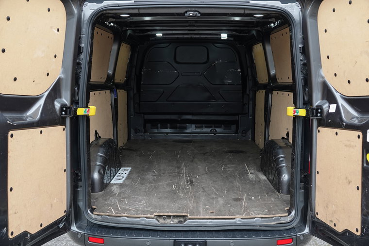 Vehicle Image 21
