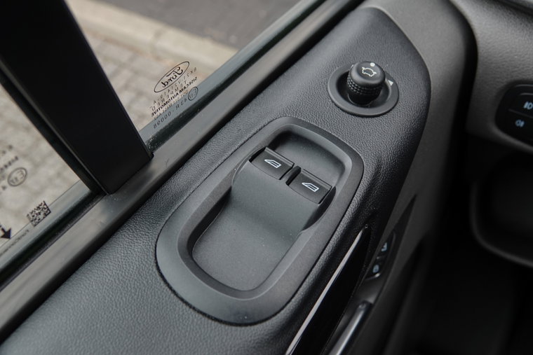 Vehicle Image 28