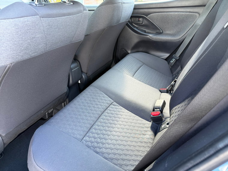 Vehicle Image 25