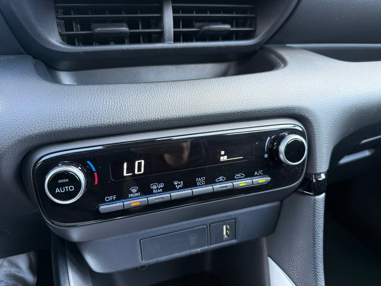 Vehicle Image 35