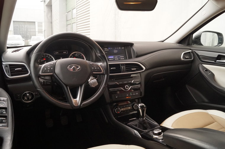 Vehicle Image 8