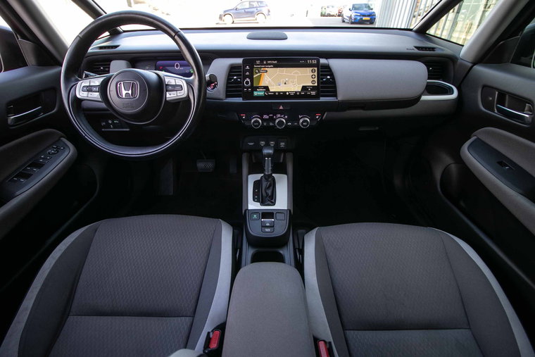 Vehicle Image 15