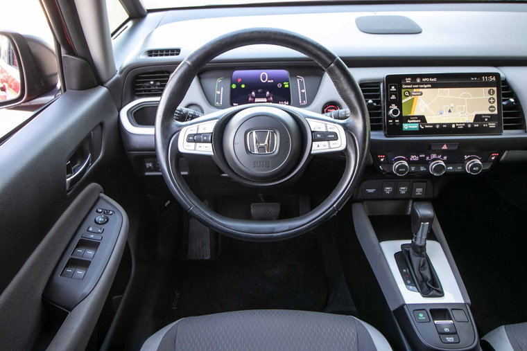 Vehicle Image 16