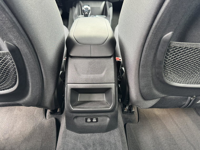 Vehicle Image 34