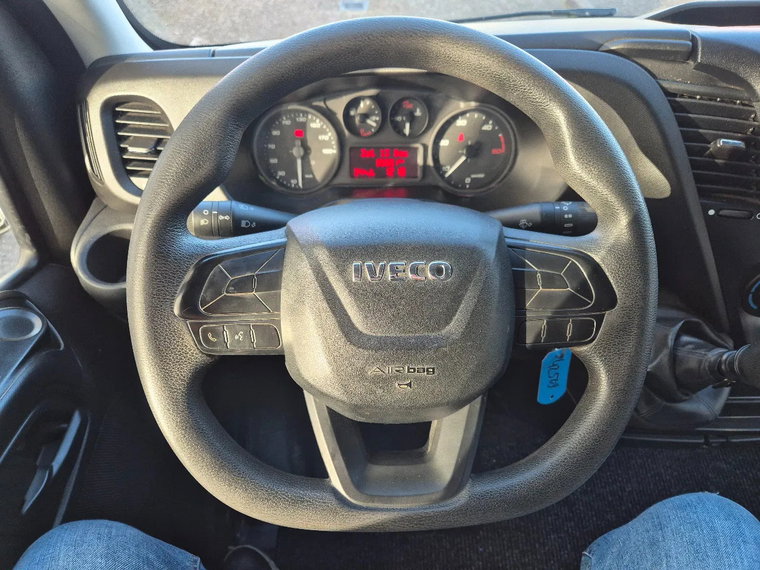 Vehicle Image 33