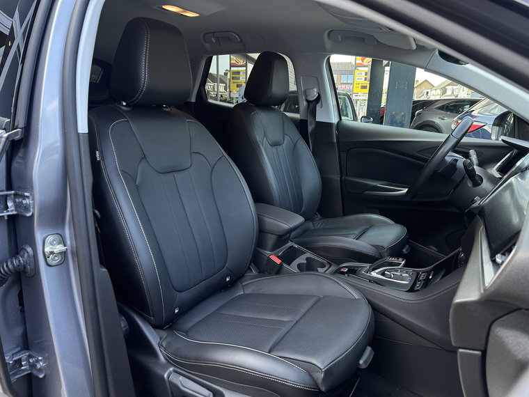 Vehicle Image 16