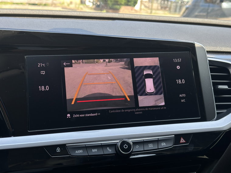 Vehicle Image 38