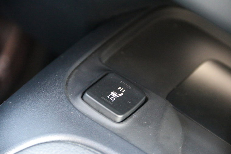 Vehicle Image 25