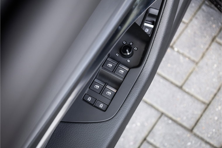 Vehicle Image 26