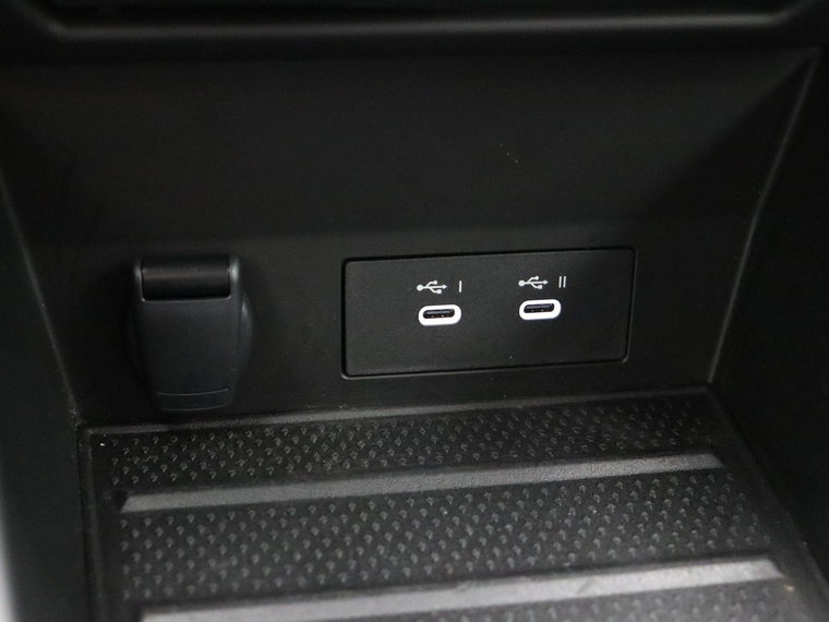 Vehicle Image 29