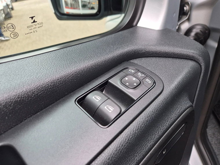 Vehicle Image 42