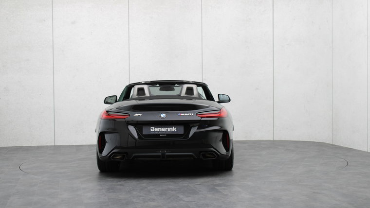 Vehicle Image 26