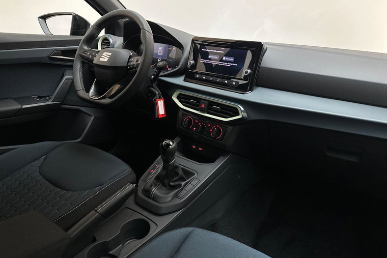 Vehicle Image 12