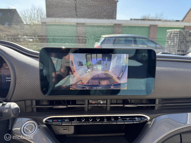 Vehicle Image 24