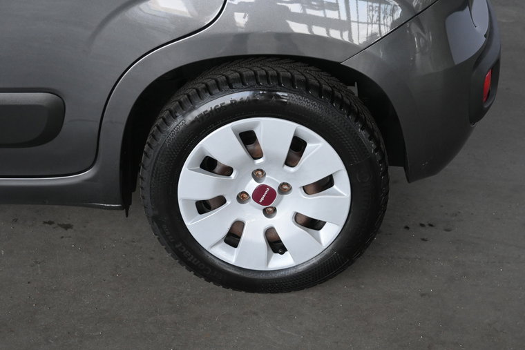 Vehicle Image 12