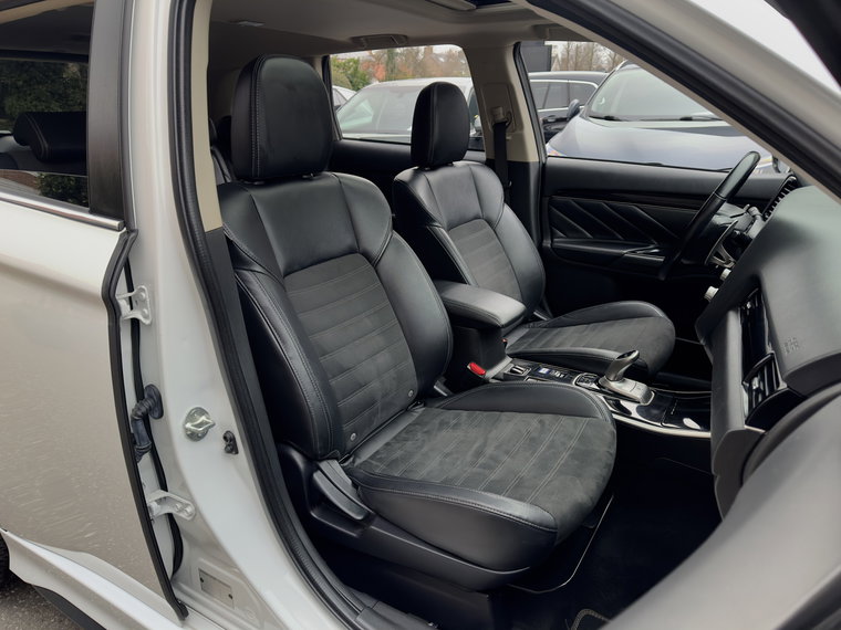 Vehicle Image 30