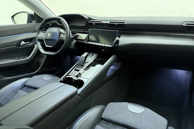 Vehicle Image 16