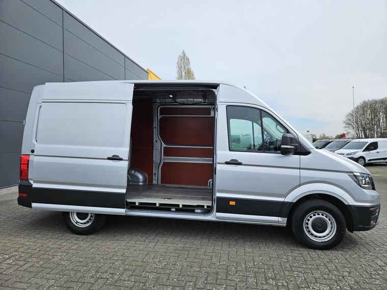Vehicle Image 38