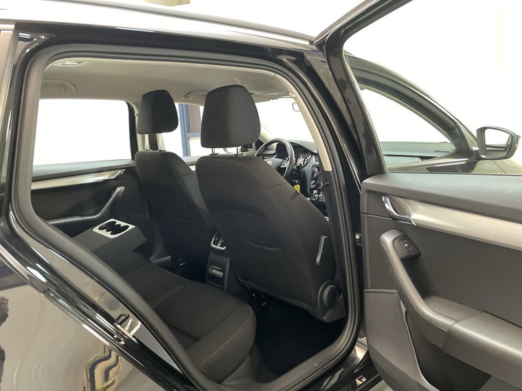 Vehicle Image 18