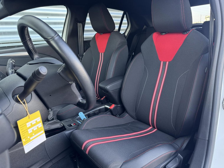 Vehicle Image 17
