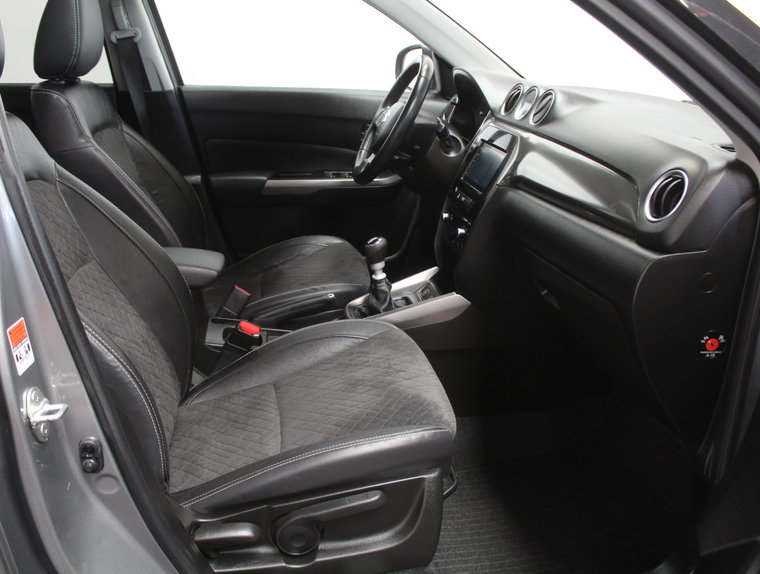 Vehicle Image 30