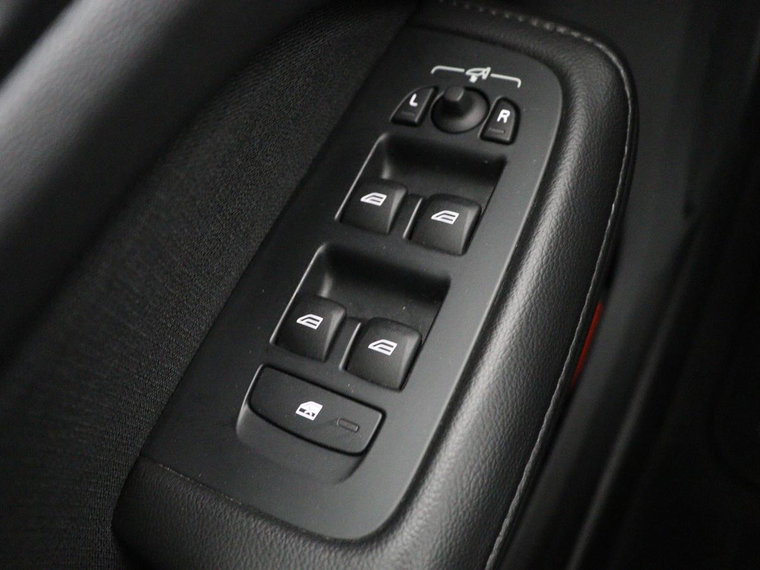 Vehicle Image 40