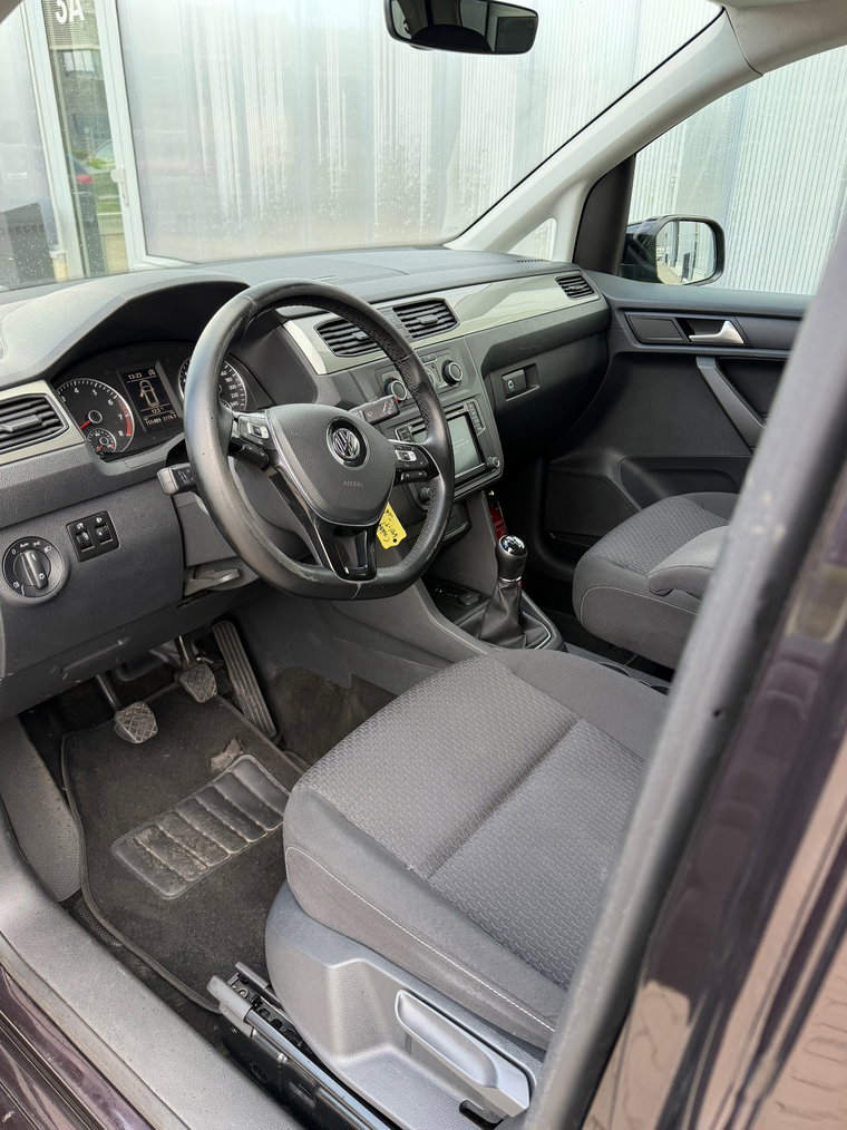 Vehicle Image 16