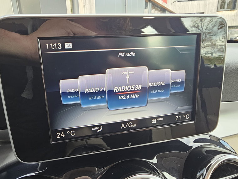 Vehicle Image 22