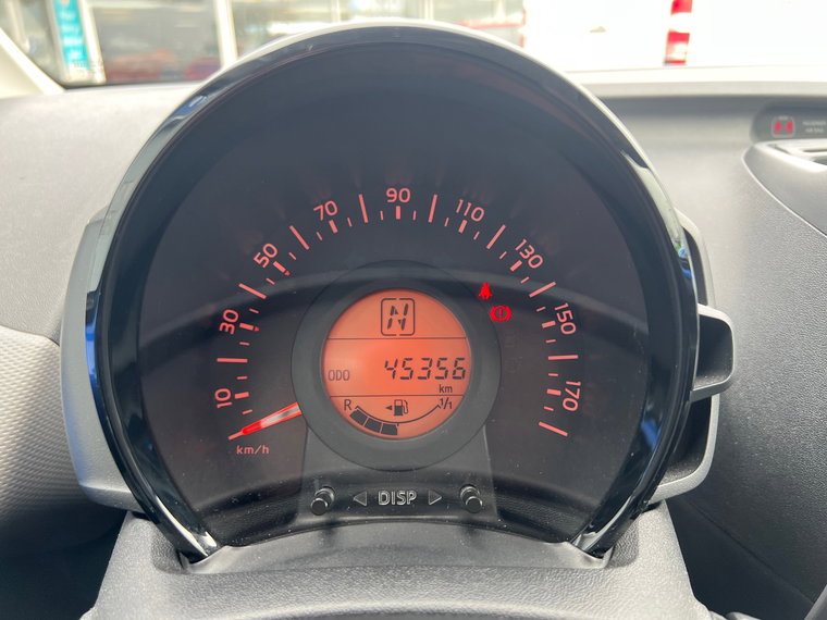Vehicle Image 12