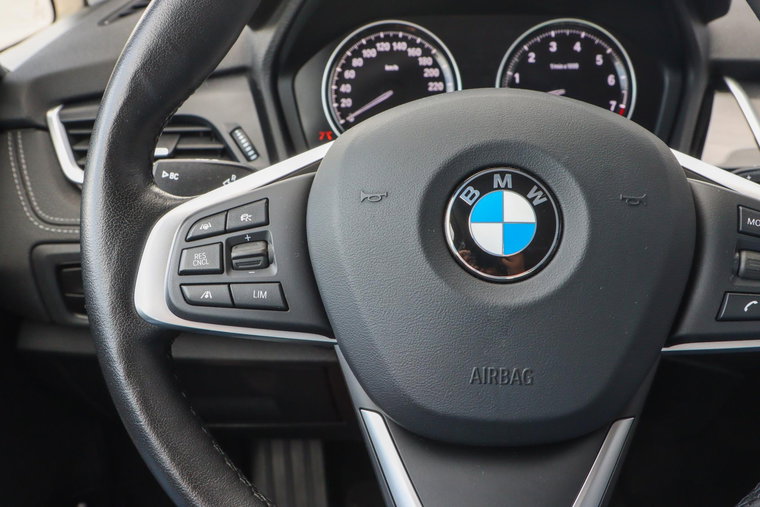 Vehicle Image 24