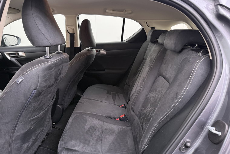 Vehicle Image 12