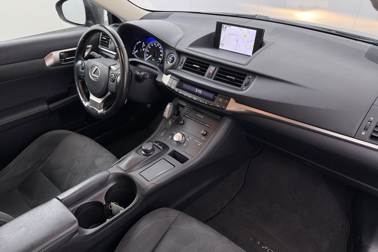 Vehicle Image 15