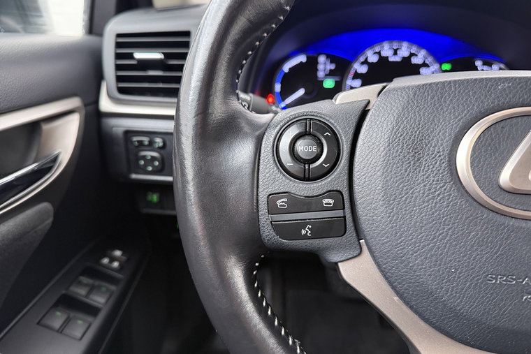 Vehicle Image 18