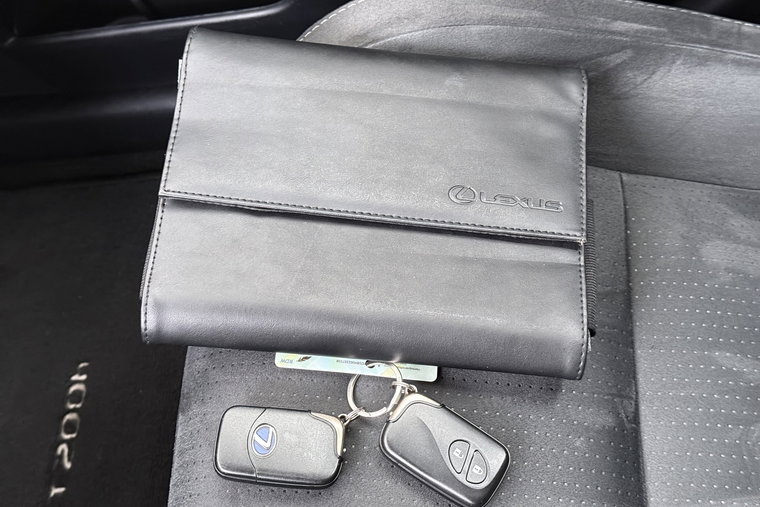 Vehicle Image 30
