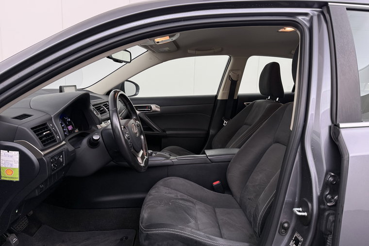 Vehicle Image 10
