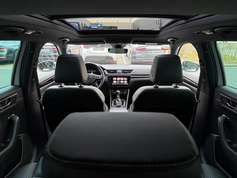 Vehicle Image 30