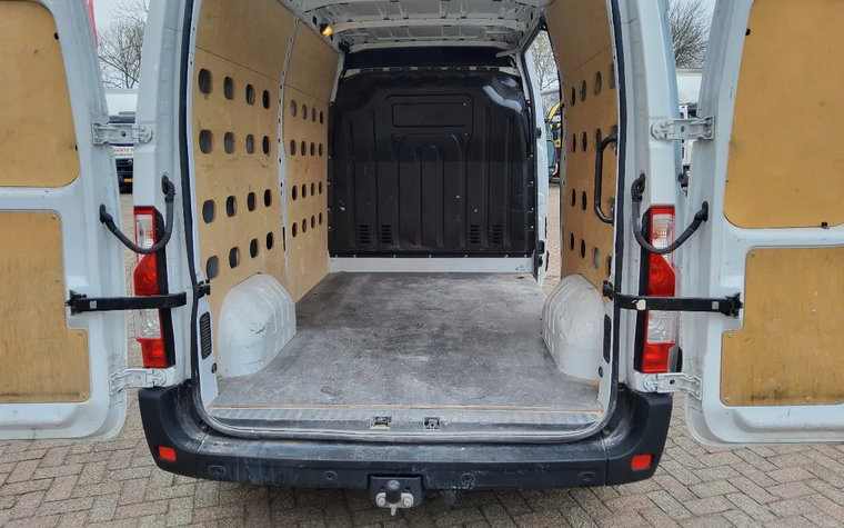 Vehicle Image 25