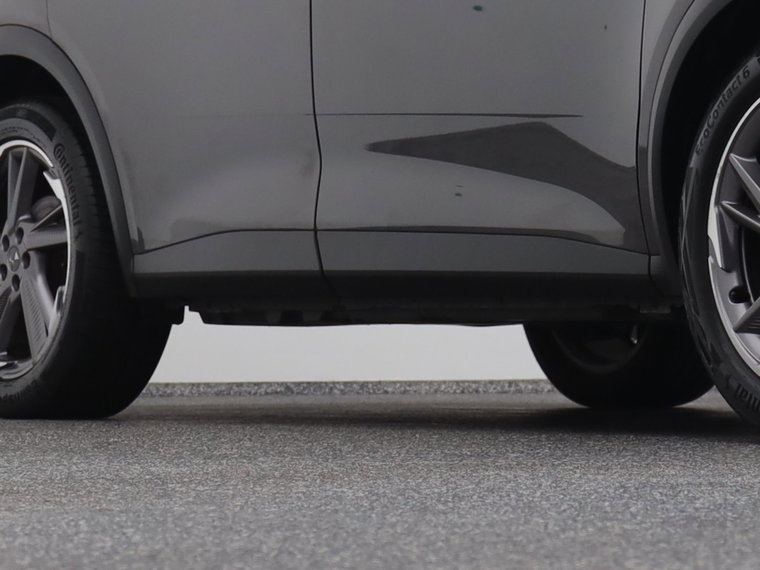 Vehicle Image 38