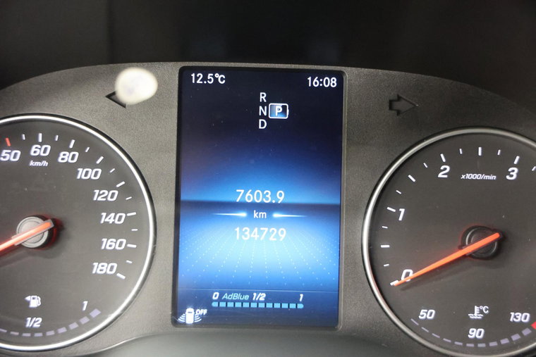 Vehicle Image 12