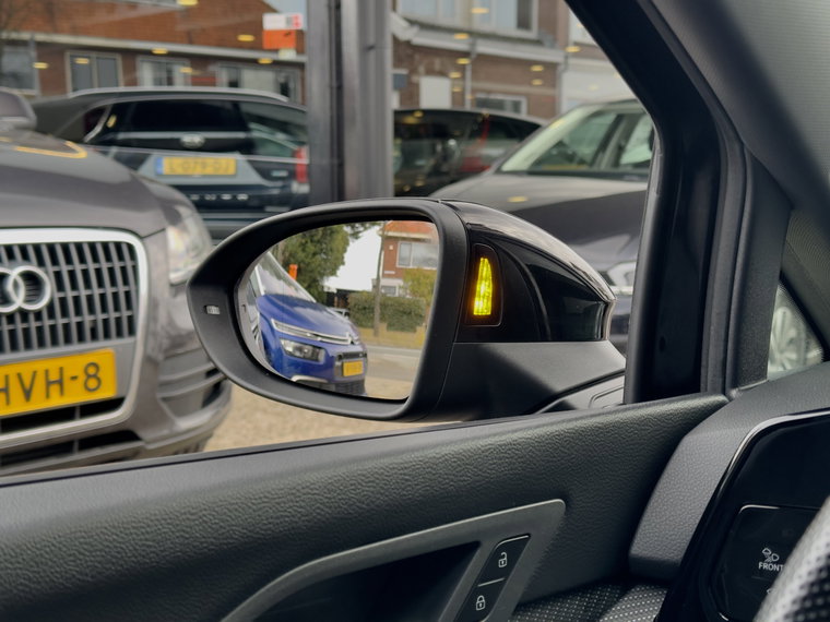 Vehicle Image 41