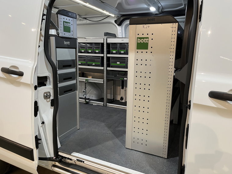 Vehicle Image 23