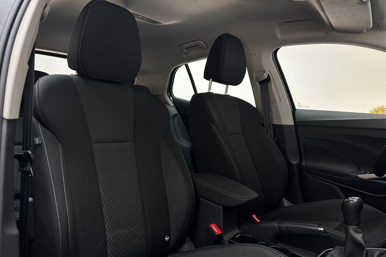 Vehicle Image 15