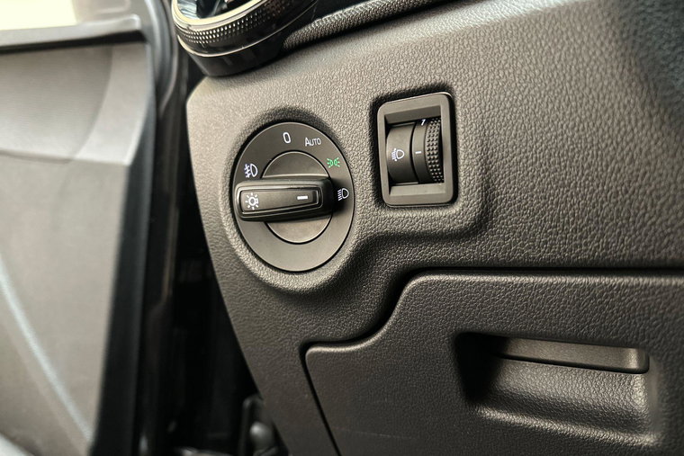 Vehicle Image 17