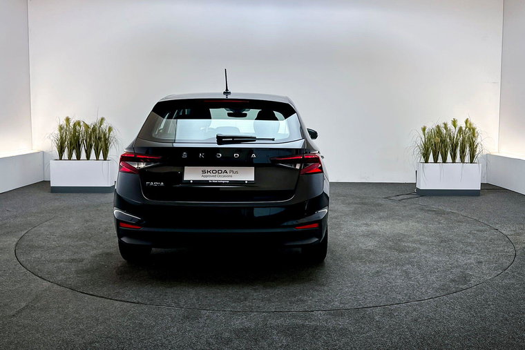 Vehicle Image 10