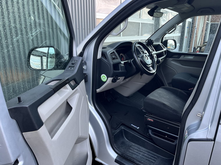 Vehicle Image 24