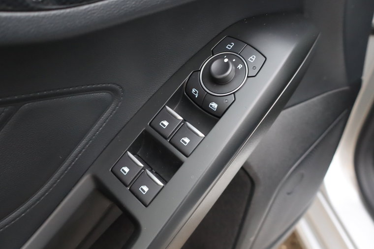 Vehicle Image 23